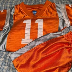Tennessee NCAA outfit